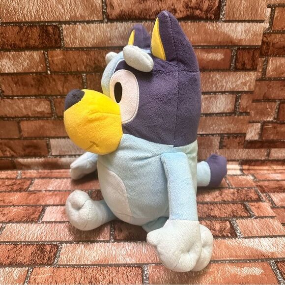 Bluey Sound effects talking stuffed interactive toy 12” - Picture 7 of 8
